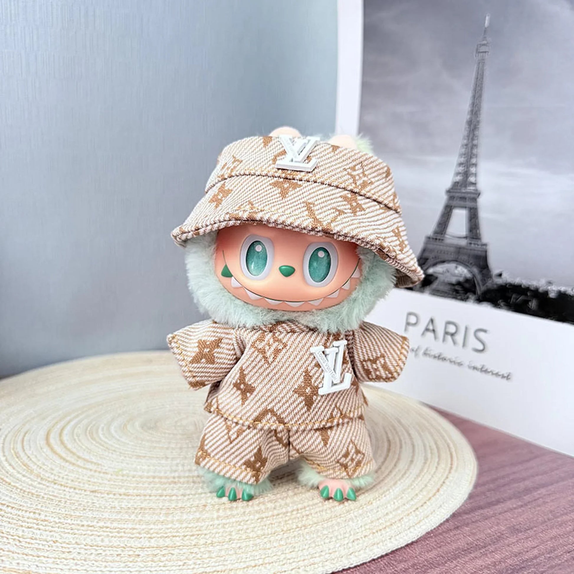 Lv Light Brown Noble Three-Piece Set